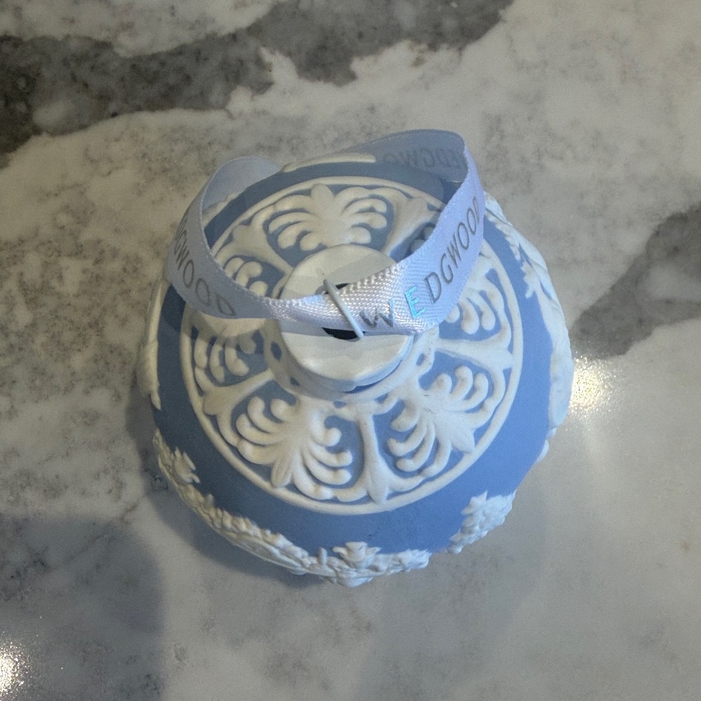 Wedgwood Jasperware Ball Ornaments The Night Before Chiristmas . - Picture 2 of 6
